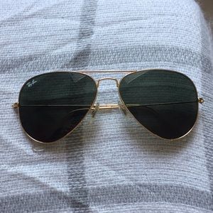 Ray Ban Classic Aviator sun glasses